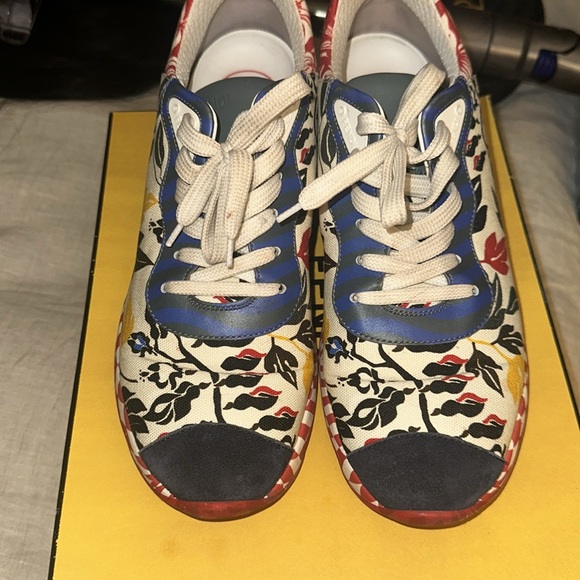 GU Fendi Sneakers!!!  Comes with Box. 100% Authentic. - Picture 3 of 4